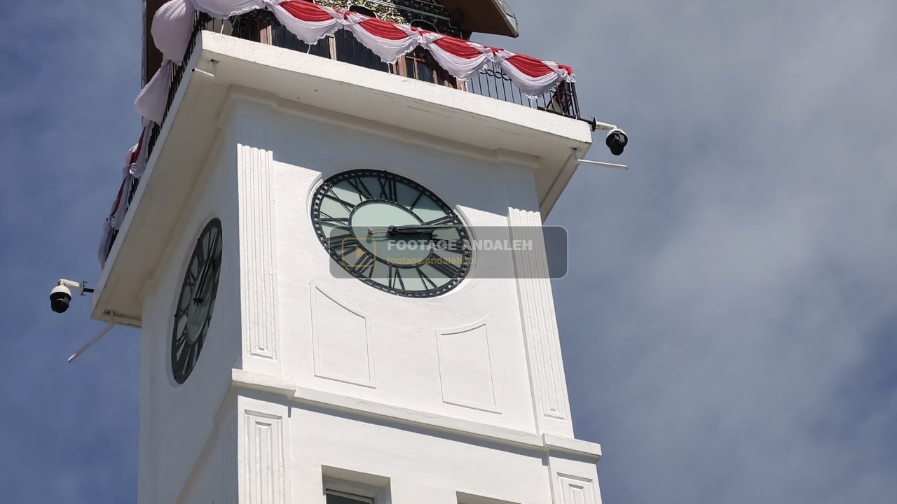 Preview Bidikan Sudut Rendah Jam Gadang di Bukittinggi